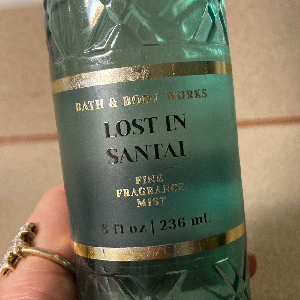 Bath & Body Works Green Lost in Santal - Picture 2 of 4